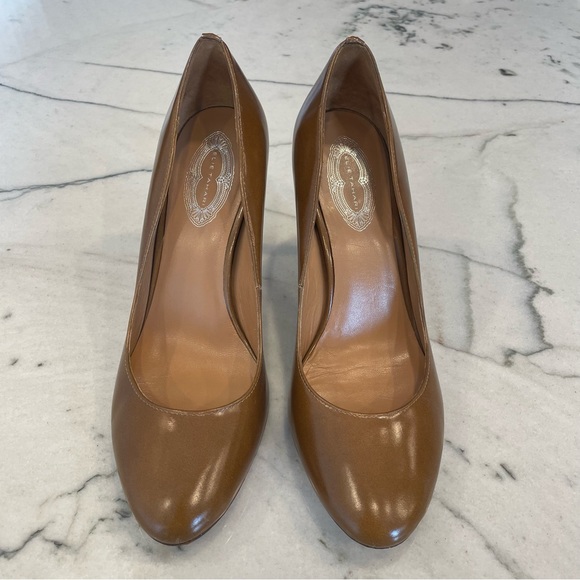 Elie Tahari Tan stiletto high heel shoes, genuine leather, size 39, grip soles - Picture 4 of 8